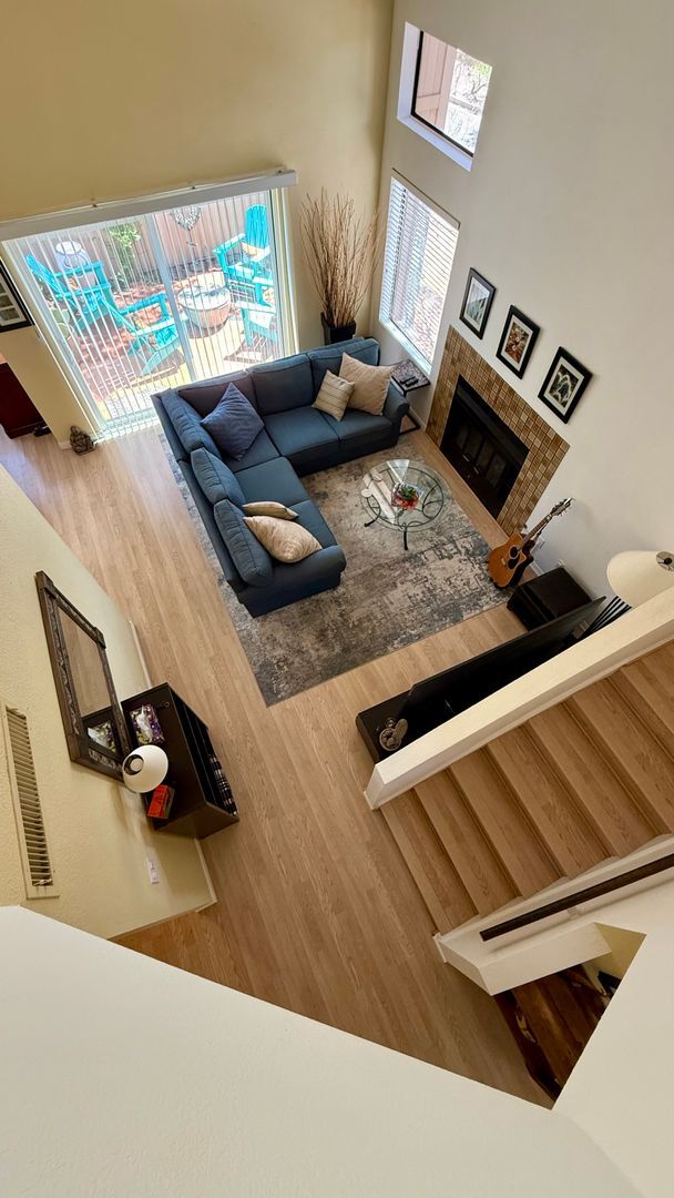 Foto del edificio - Furnished, 6-month minimum rental, Procure Only