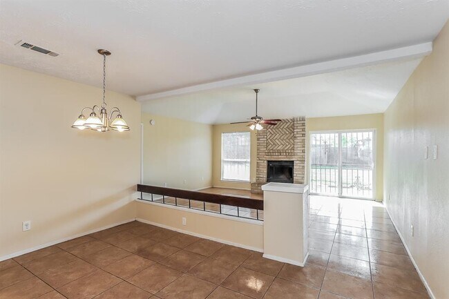 Building Photo - 17223 Foxfield Dr