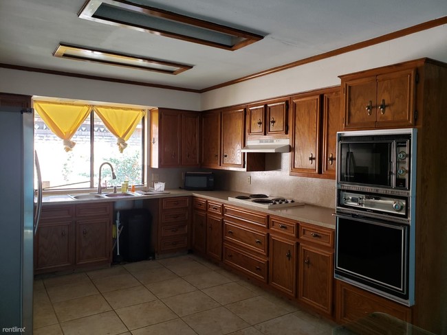 Building Photo - 3 br, 2 bath House - 505 Zinnia Ave