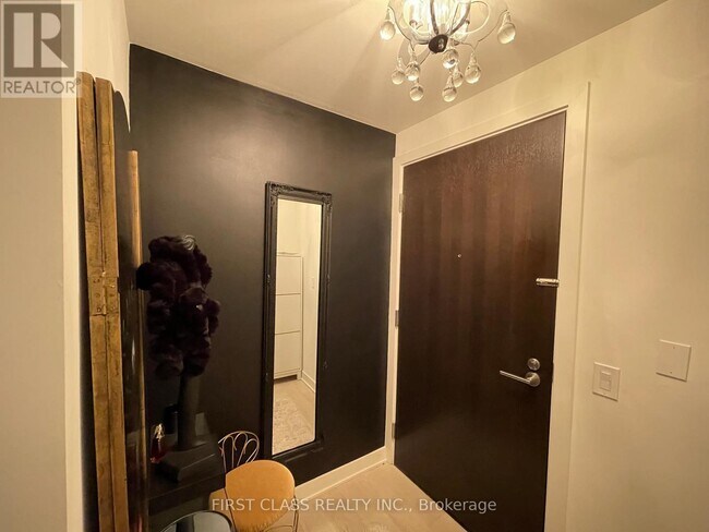 Building Photo - 11 Yorkville Ave