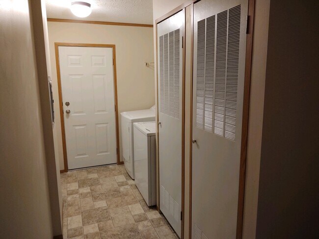 Laundry - 1855 Aldrin Ct