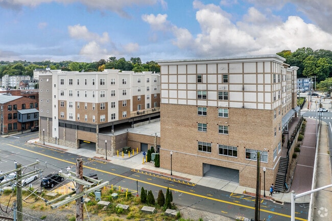 Alternate Exterior View - Bridge Street Commons
