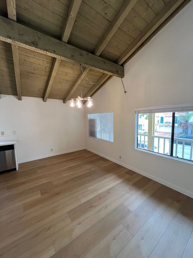 Building Photo - 1505 E Balboa Blvd