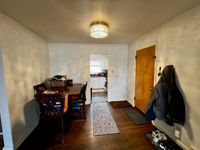 Building Photo - 5315 4 Unit