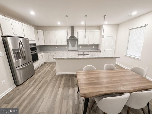 Building Photo - 42 Trout Lily Dr