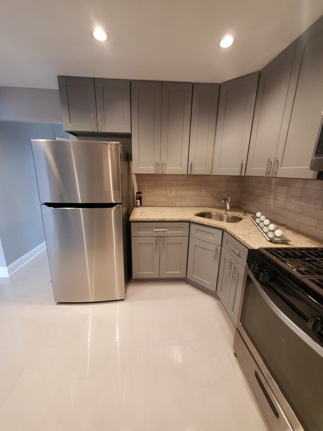 Beautiful Kitchen! - 3031 69th St
