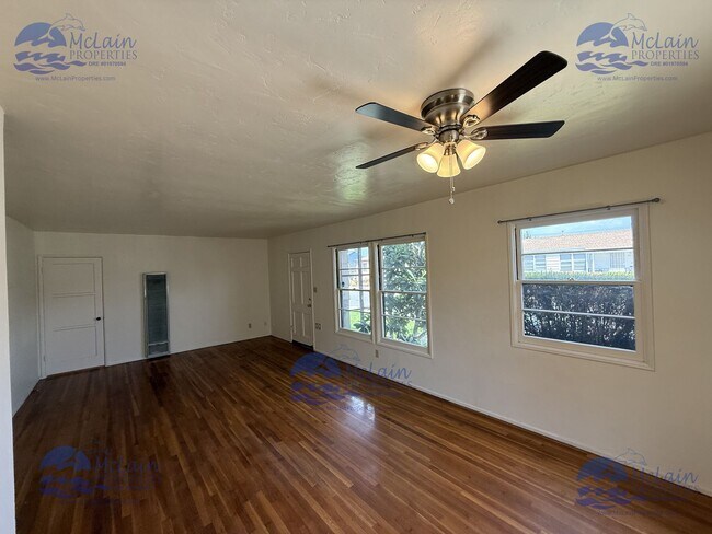 Foto del edificio - 4236 Corinth St