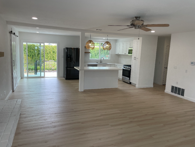 Foto del edificio - 405 Beaumont Dr