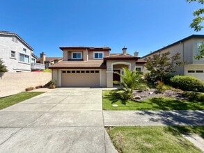 Building Photo - 94 S Newport Dr