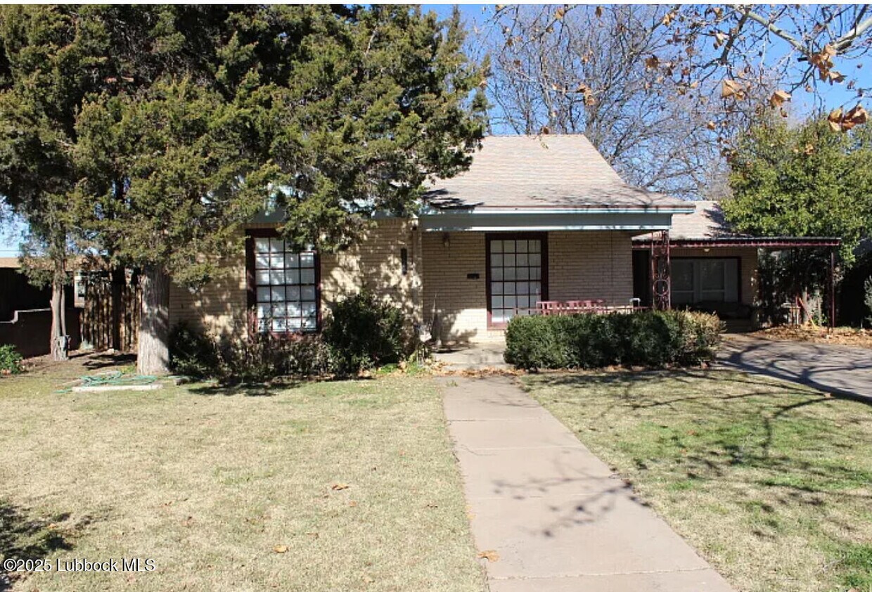 Foto principal - 2424 33rd St
