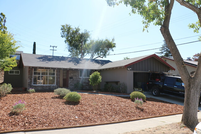 Foto del edificio - Bishop Peak neighborhood-Fantastic Rental!!