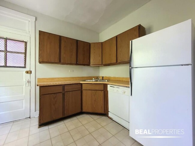 Foto del edificio - 2 bedroom in CHICAGO IL 60657