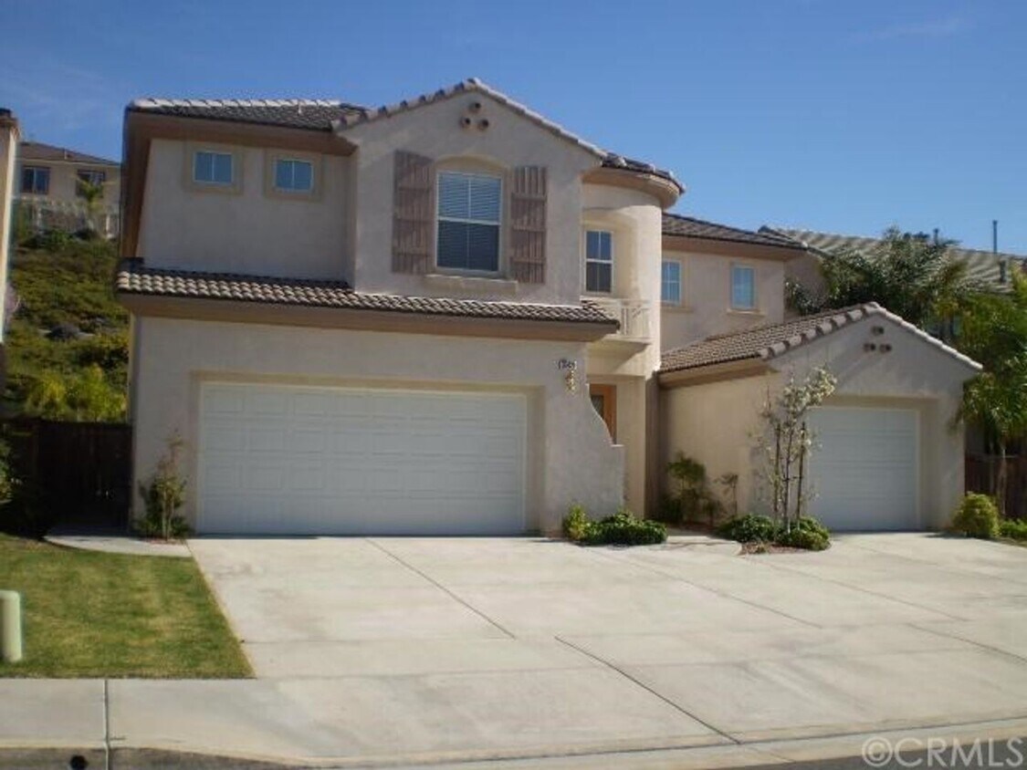 Foto principal - Large 4 BR + Office/Den in Gated Comunity - South Temecula