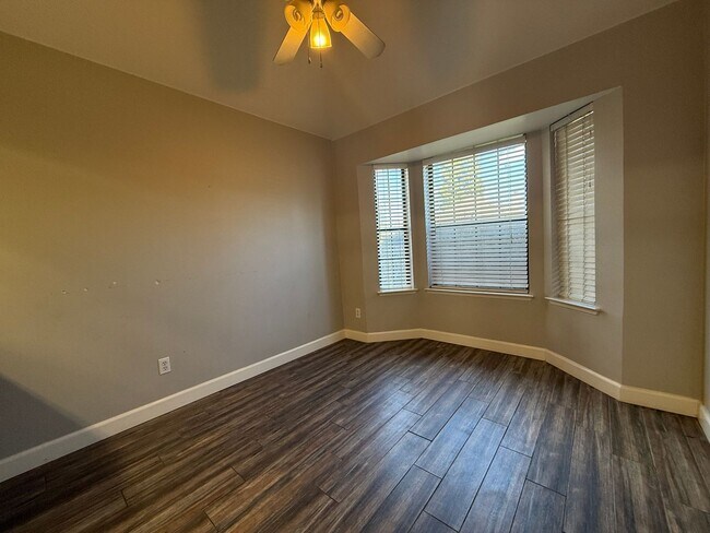 Building Photo - Charming 3 bedroom, 2 bathroom home located in Fresno, CA