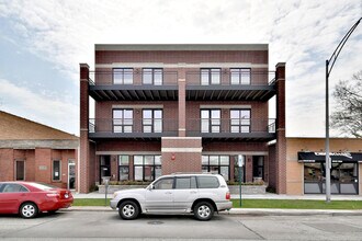 Building Photo - 6555 W North Ave