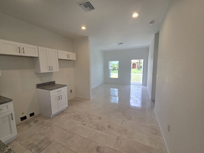 Building Photo - BRAND NEW HOME-2/2/1