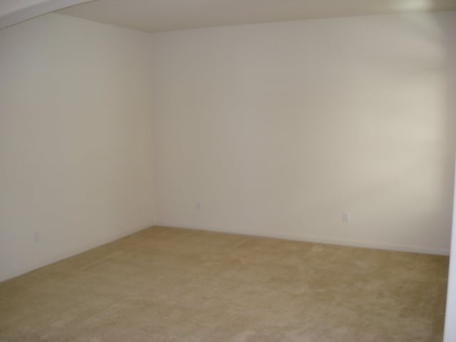 Building Photo - NICE 2-STORY HOME IN GATED COMMUNITY!