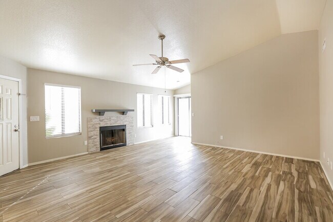Building Photo - 4513 E Tanglewood Dr