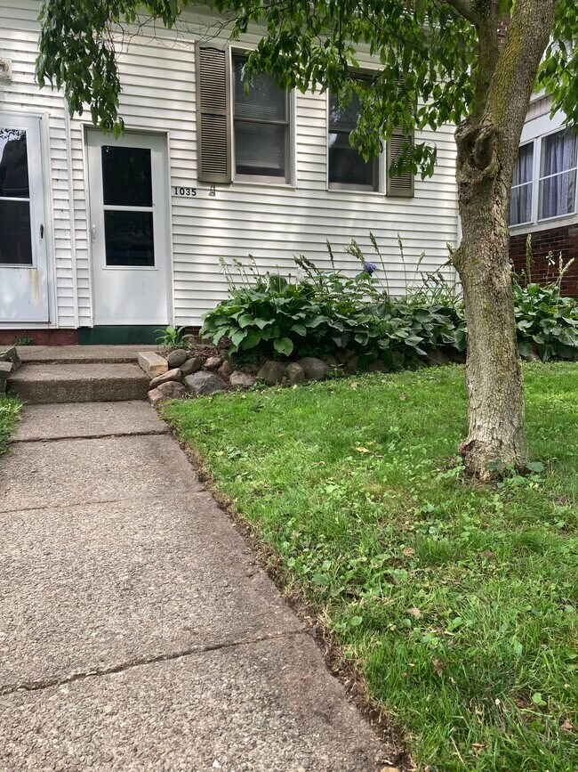 1035 Newton Ave, Erie, PA 16511 Townhome Rentals in Erie PA