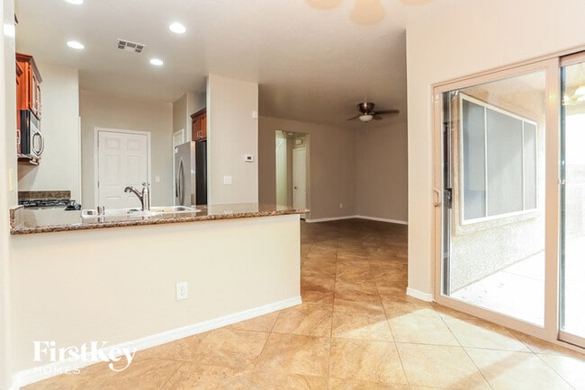 Building Photo - 6849 Desert Thrasher Dr