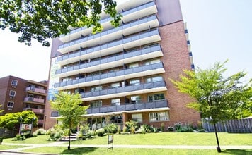 Building Photo - Mapleview Manor