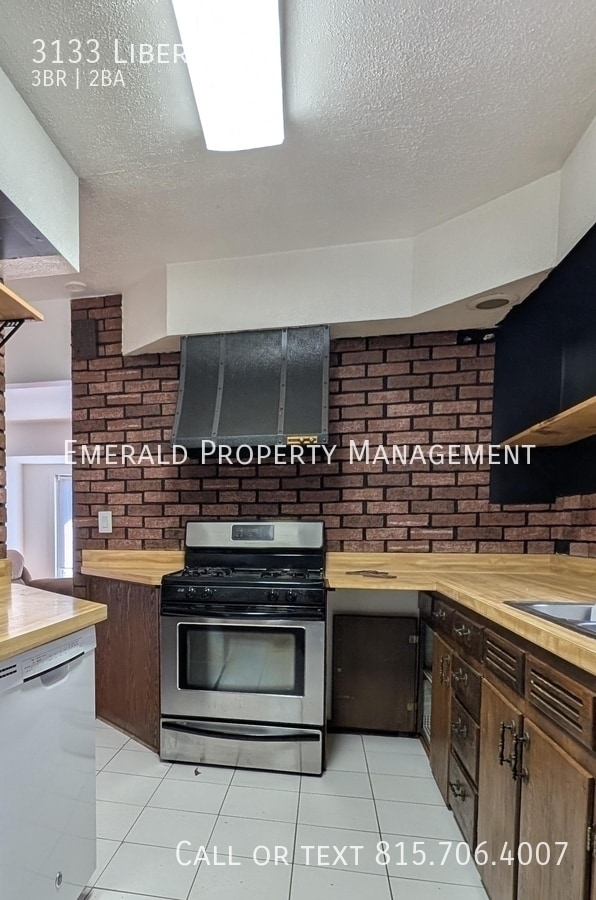 Building Photo - 3133 Liberty Dr