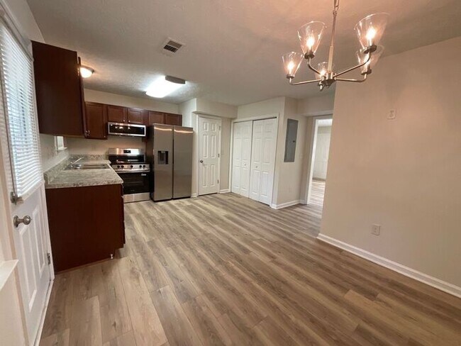 Building Photo - 2657 Parkside Way SW