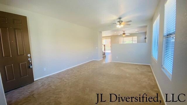 Foto del edificio - 4081 E Torrey Pines Ln