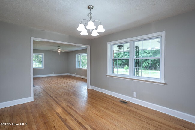 Building Photo - 982 NC-581