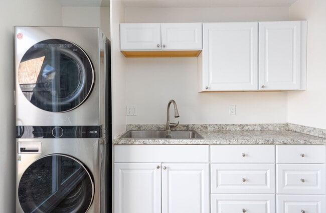 Building Photo - 767 Ball Ave