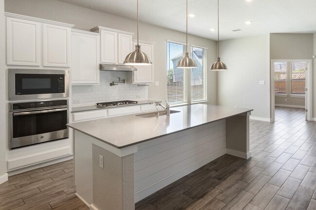 Building Photo - 1523 Nicholas Cv
