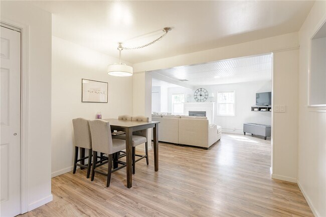 Building Photo - 263 Point Pleasant Rd