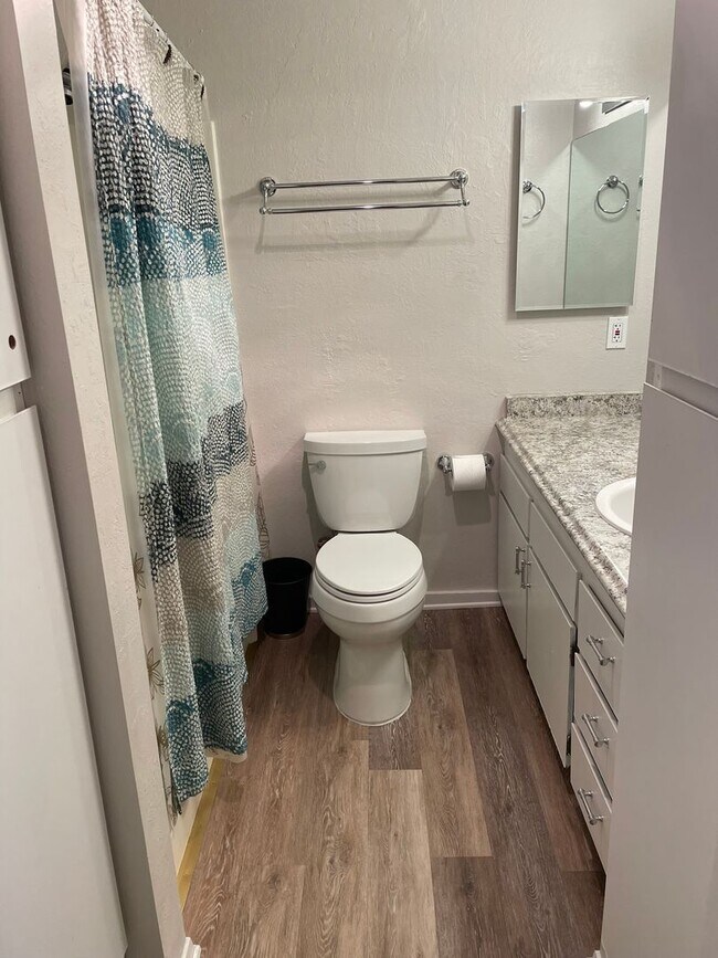 Foto del edificio - Nicely Remodeled Pinebrook Apartment