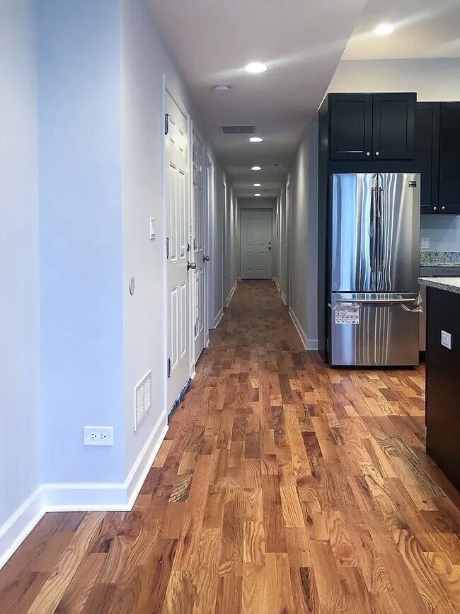 Foto del edificio - 6136 S Ingleside Ave