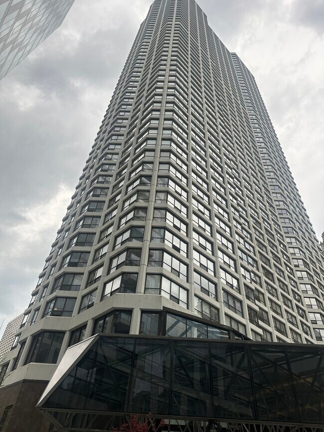 Building Photo - 405 N Wabash Ave