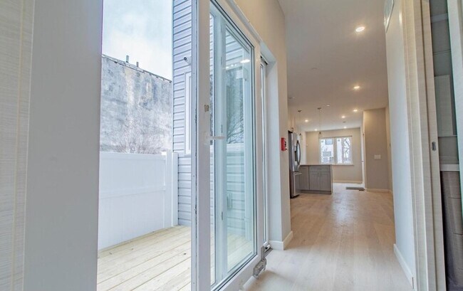 Foto del edificio - 2142 W Master St