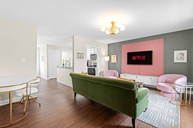 Foto del edificio - 2400 Hinton St