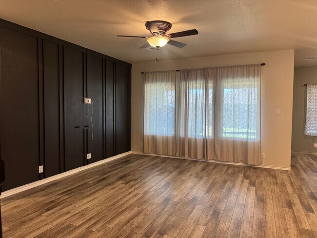 Foto del edificio - Meridian 4 bedroom 3.5 home ready for move...