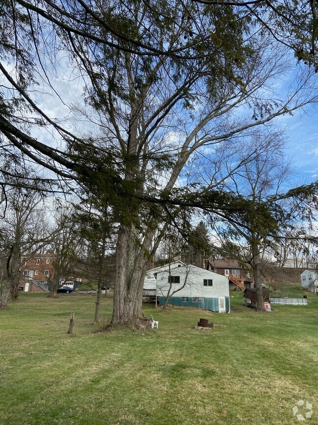 Apartments under 2,000 in Finleyville PA 1 Rentals