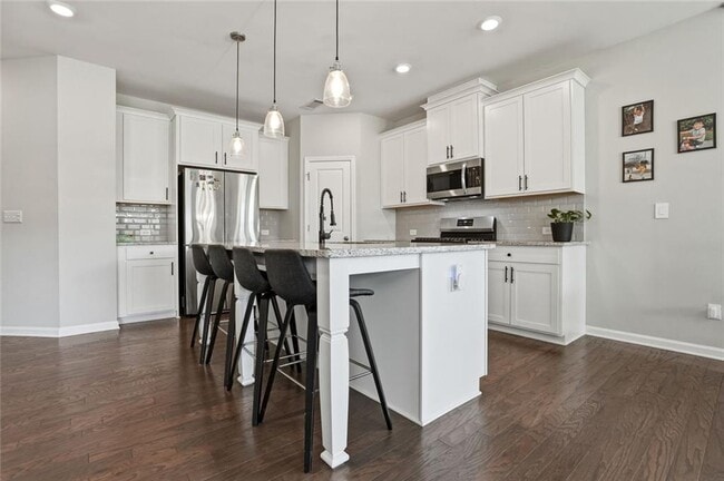 Building Photo - 504 Elm Bluff Way