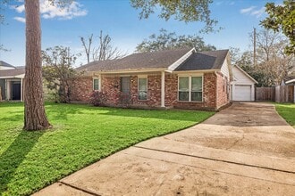 Building Photo - 1907 Sedgie Dr