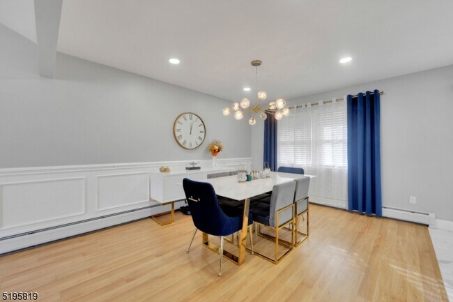 Foto del edificio - 141 Meriline Ave