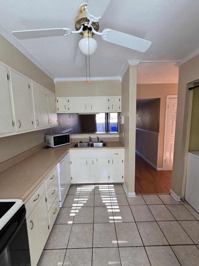 Foto del edificio - 4612 Fen Ct