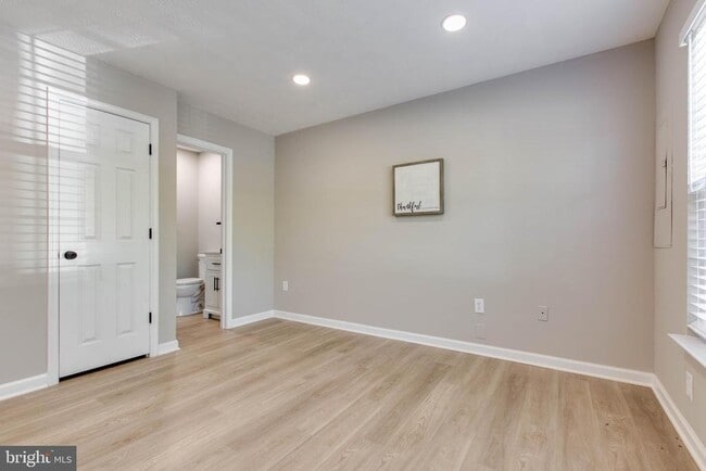 Building Photo - 9709 Leasdale Rd