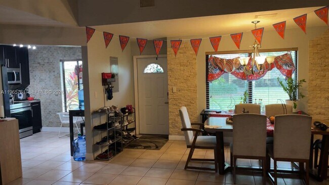 Foto del edificio - 7509 SW 26th Ct