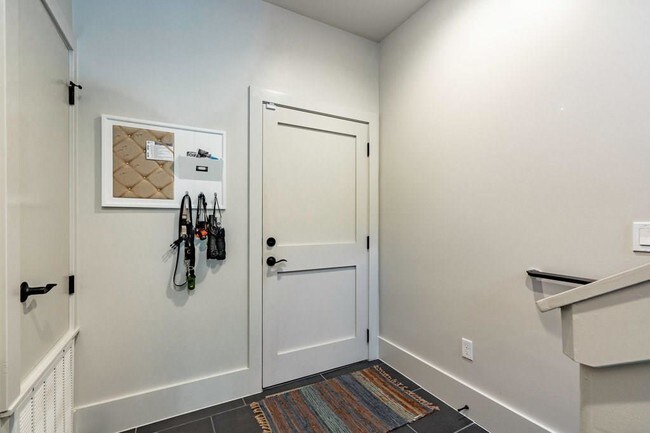 Foto del edificio - 206 E Live Oak St