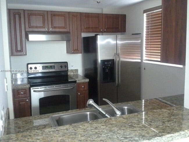 Foto del edificio - 2600 SW 27th Ave