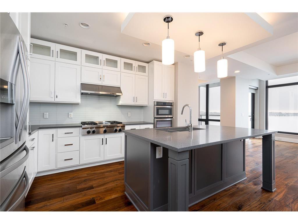 Foto principal - 2622 W Lake St