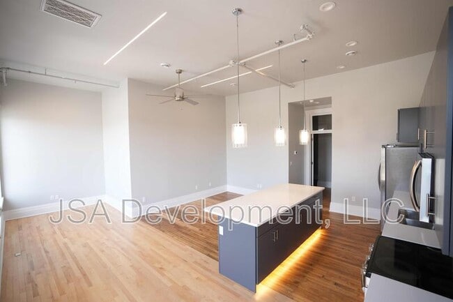 Foto del edificio - 718 Commercial St