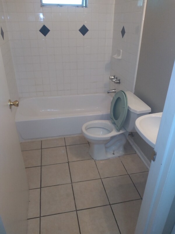 Foto del edificio - 3701 Sleeper Ave